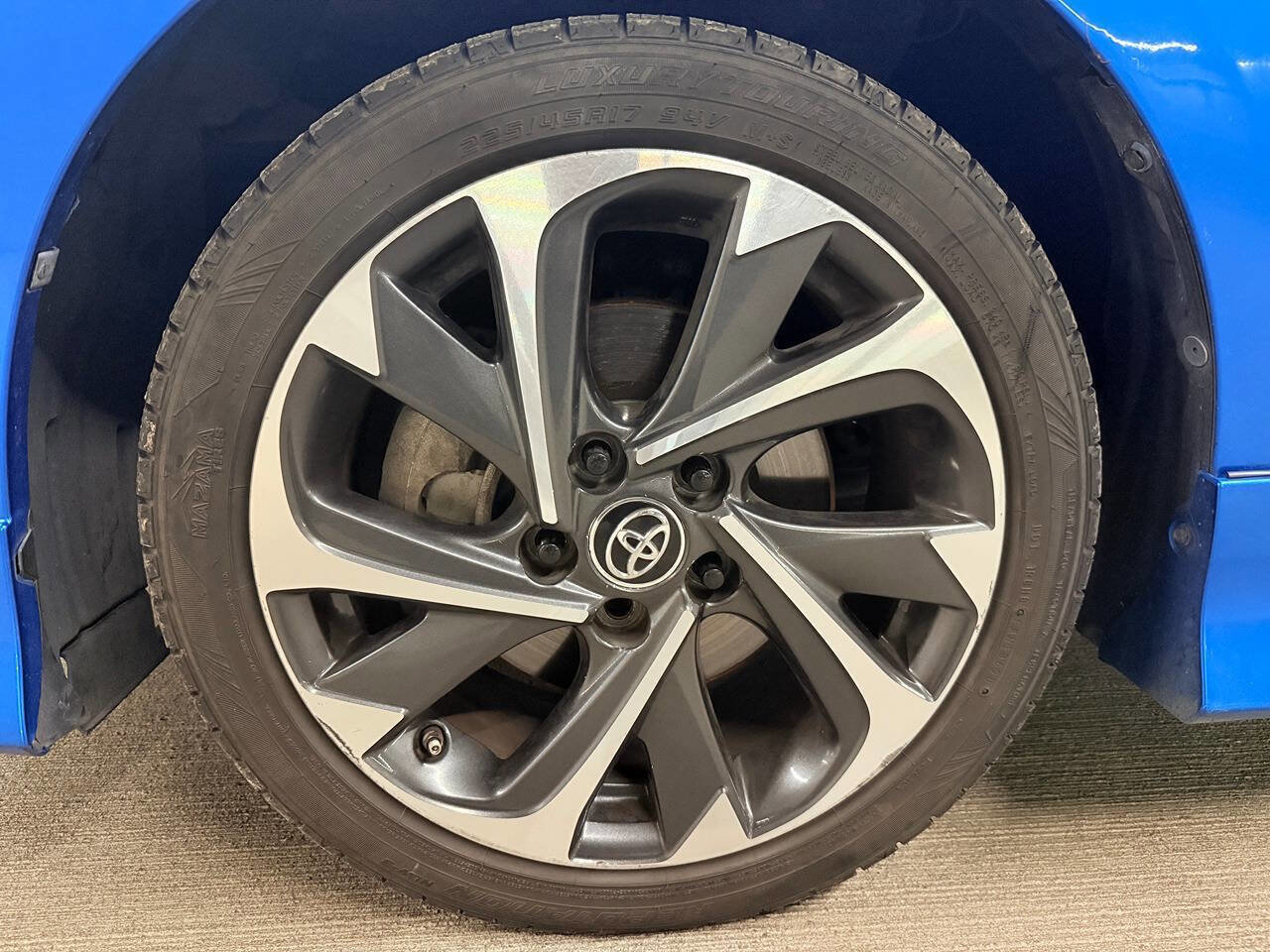 Used 2018 Toyota Corolla iM w/ Carpet Mat Package (TMS) image 24