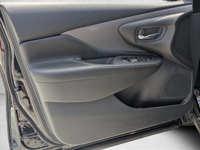 Certified 2024 Nissan Murano SV w/ SV Midnight Edition Package FWD image 11