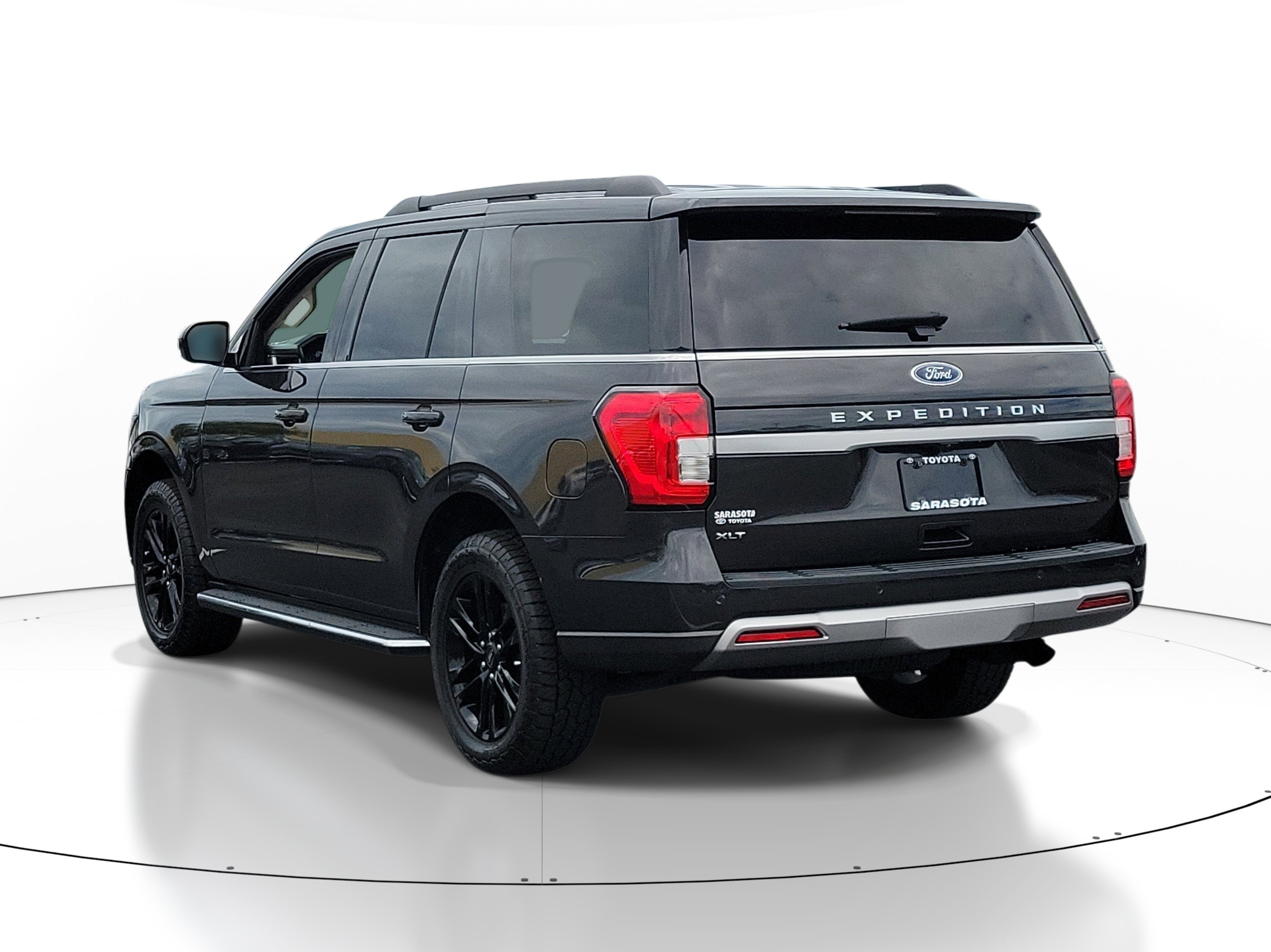 Used 2022 Ford Expedition XLT RWD image 4