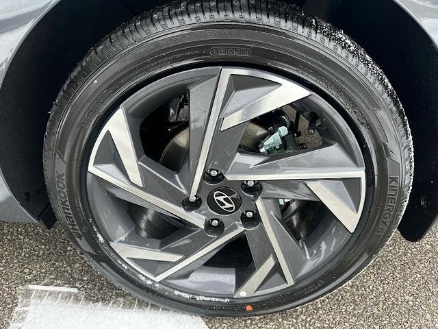 Certified 2025 Hyundai Elantra SEL image 12