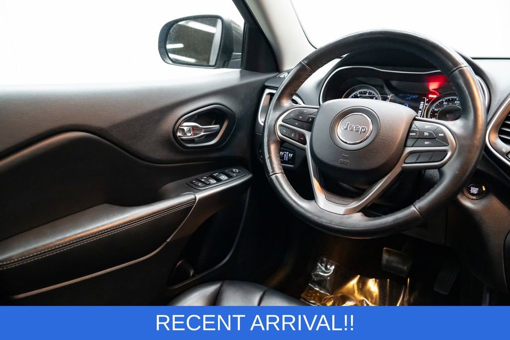 Used 2019 Jeep Cherokee Latitude Plus w/ Cold Weather Group image 11
