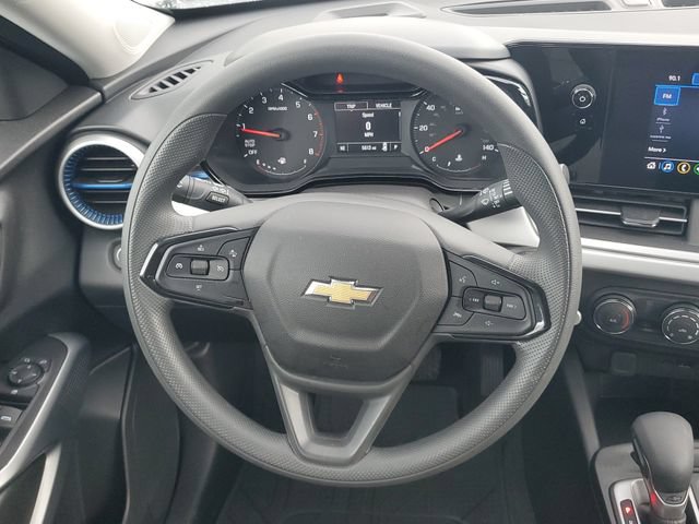 Certified 2025 Chevrolet Trax LS FWD image 11