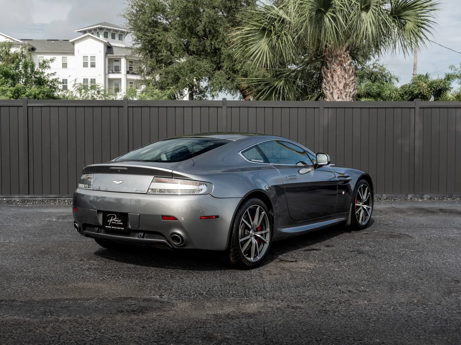Used 2011 Aston Martin V8 Vantage Coupe RWD image 3