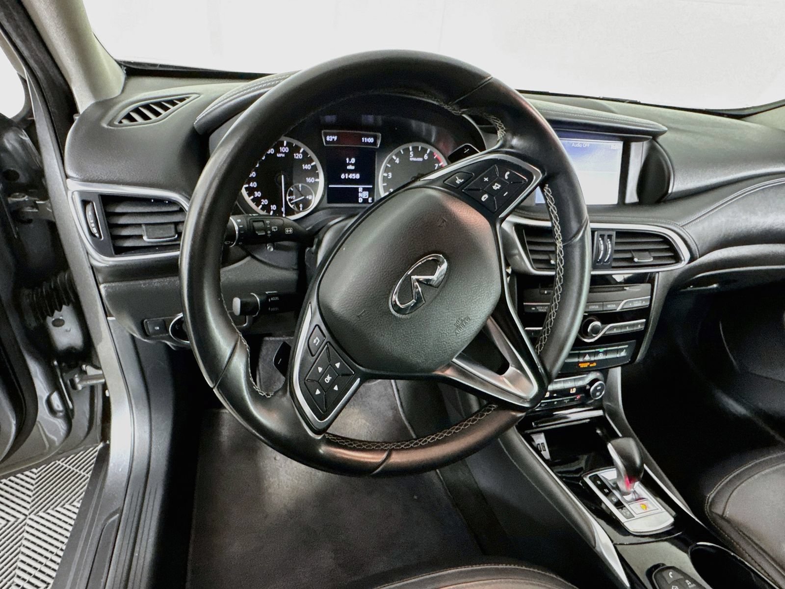 Used 2018 INFINITI QX30 w/ Cargo Package FWD image 11