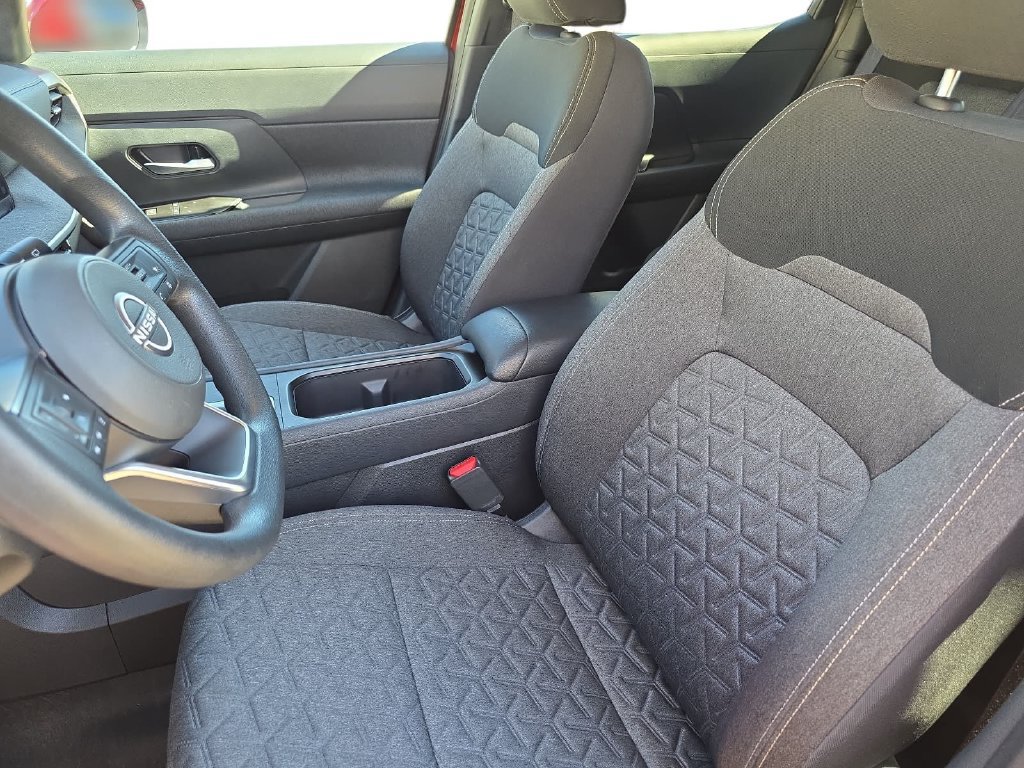 Used 2025 Nissan Kicks SV FWD image 36