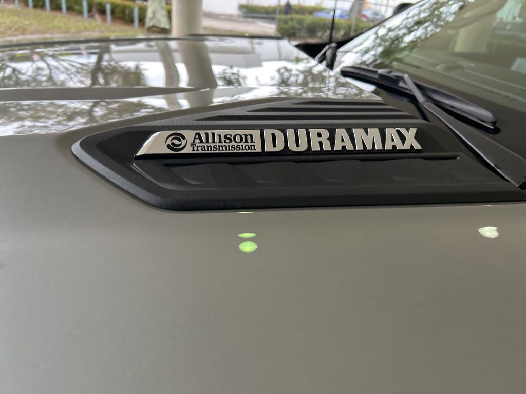 Used 2025 Chevrolet Silverado 3500 W/T image 13