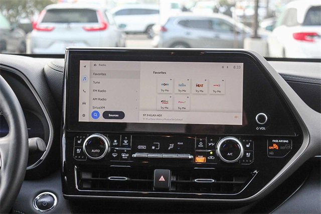 Used 2023 Toyota Highlander Limited image 22