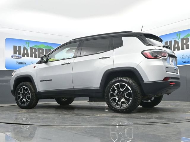 Used 2025 Jeep Compass Trailhawk image 20