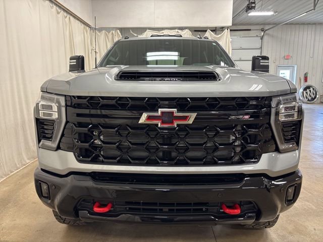 Used 2025 Chevrolet Silverado 2500 ZR2 w/ Technology Package AWD/4WD image 11