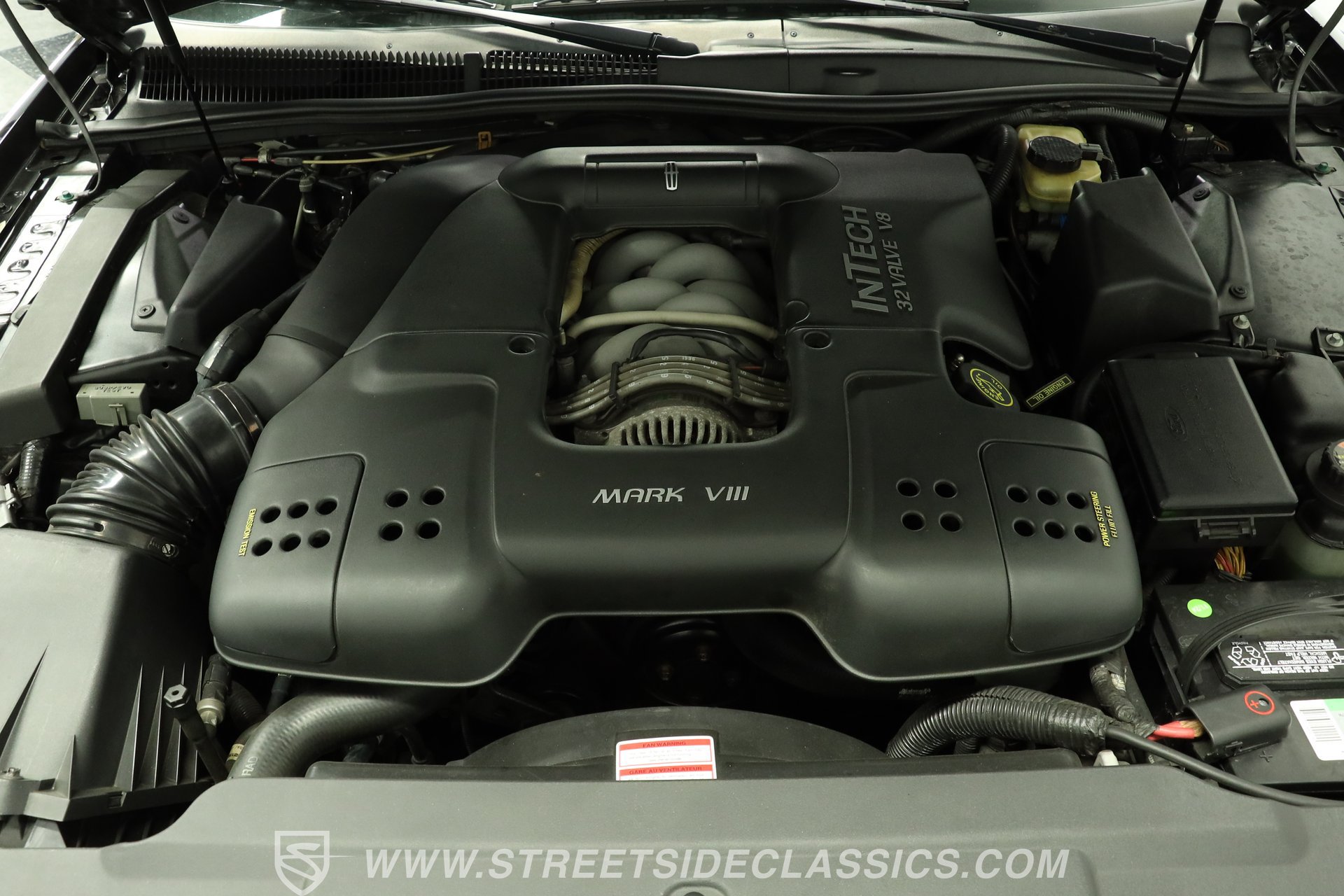 Used 1996 Lincoln Mark VIII RWD image 3