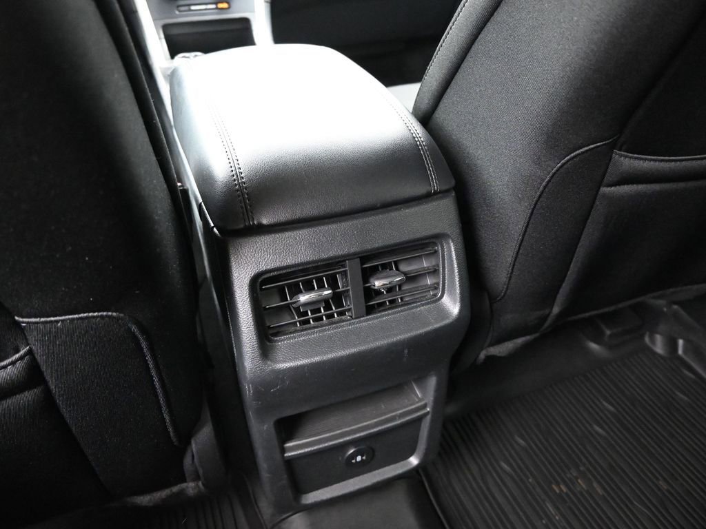 Used 2024 Ford Edge SE w/ Black Appearance Package image 22