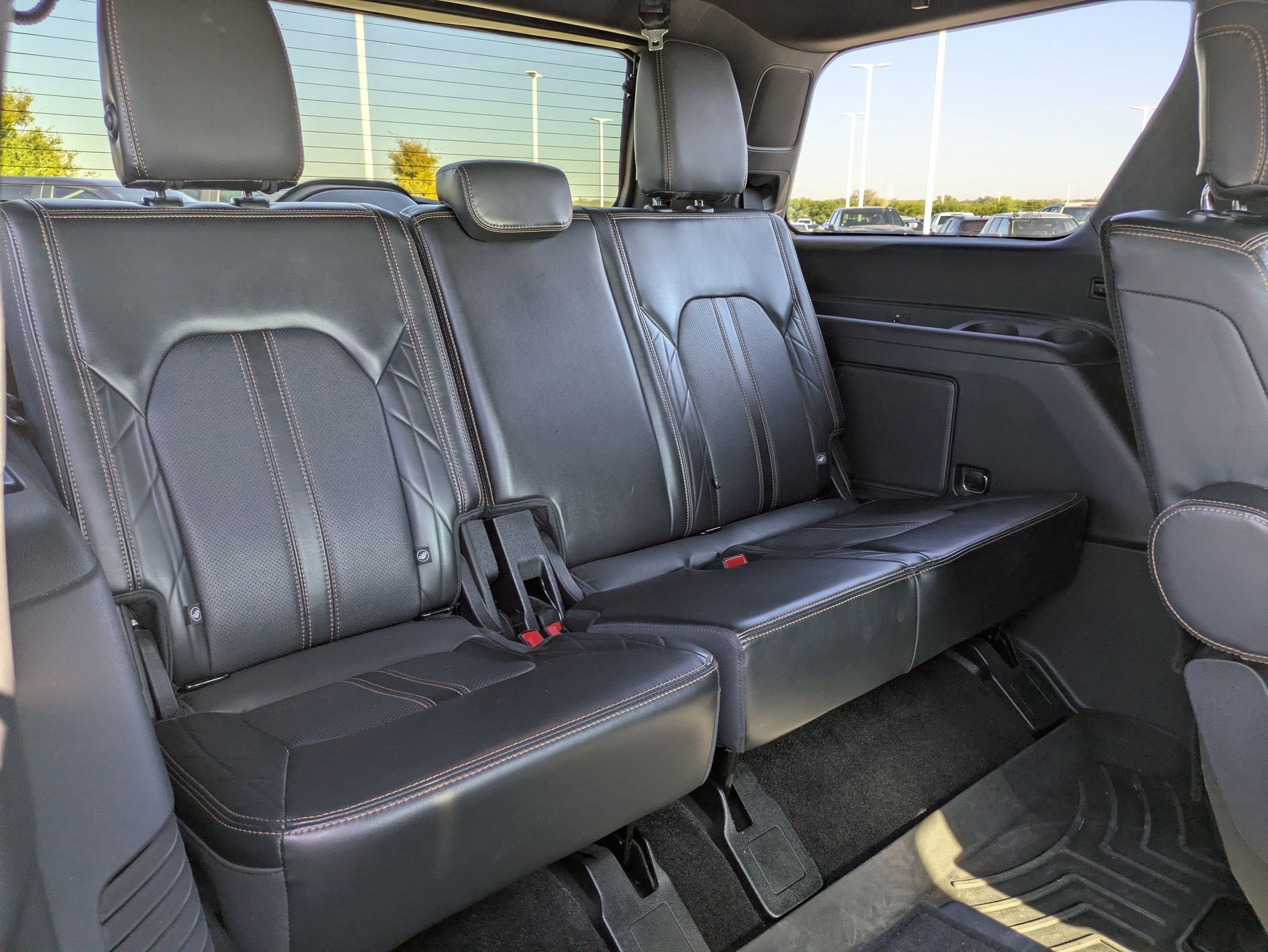 Used 2022 Ford Expedition Platinum image 25