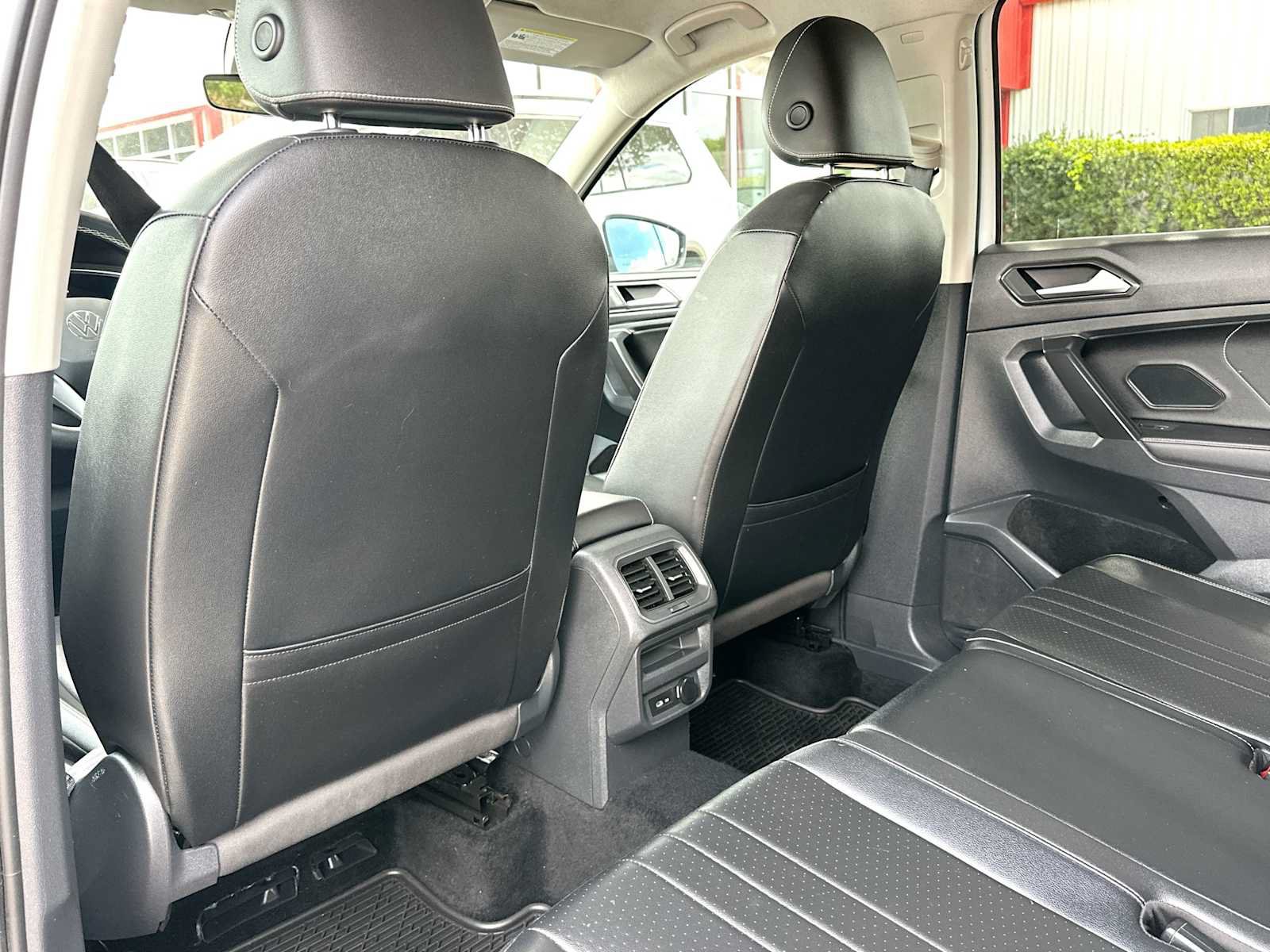 Used 2022 Volkswagen Tiguan SE AWD/4WD image 24