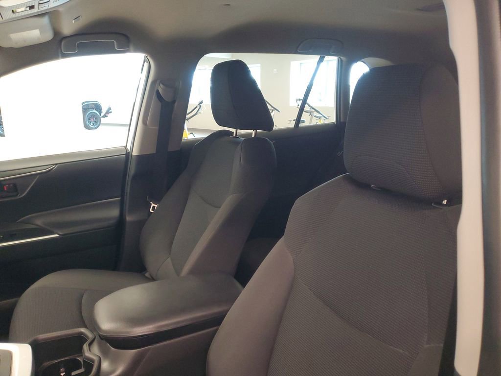 Used 2023 Toyota RAV4 LE image 16
