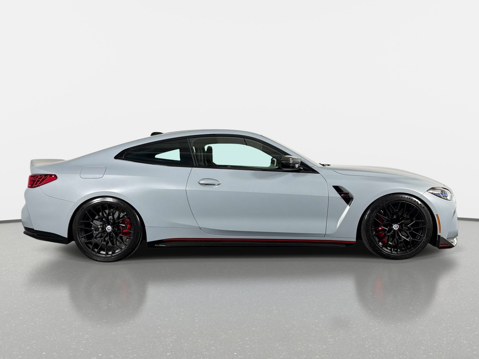 Used 2023 BMW M4 CSL RWD image 2