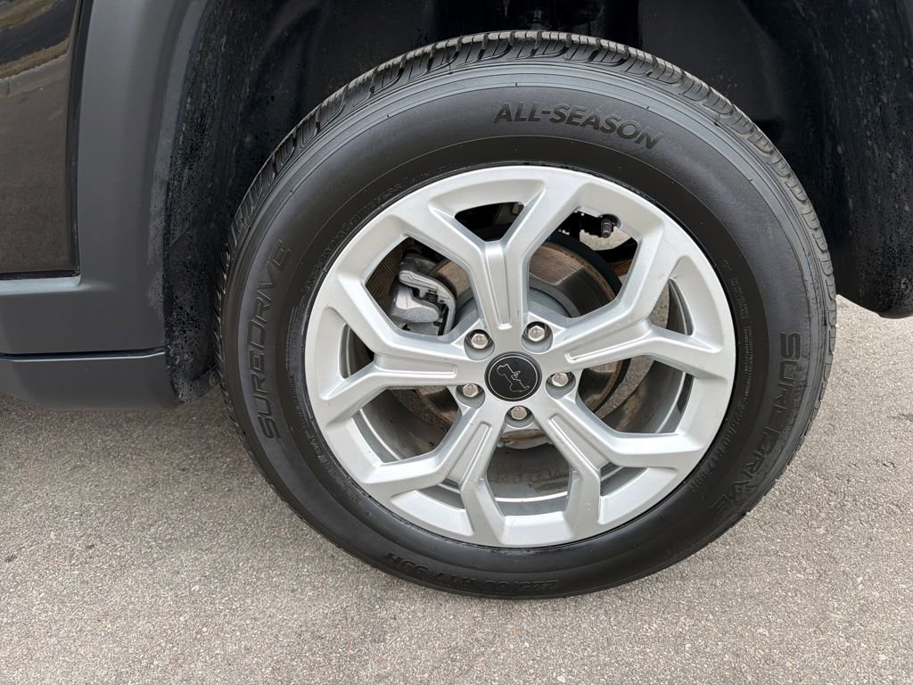 Used 2025 Jeep Compass Latitude w/ Sun & Sound Group image 38