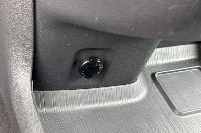 Used 2023 Toyota Sienna LE image 37