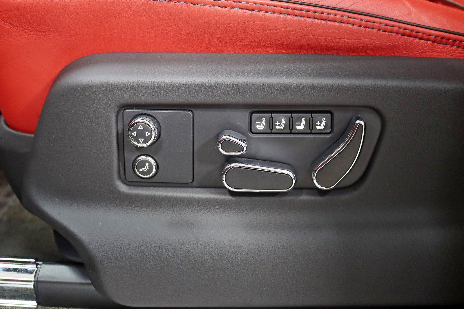 Used 2022 Bentley Bentayga image 34