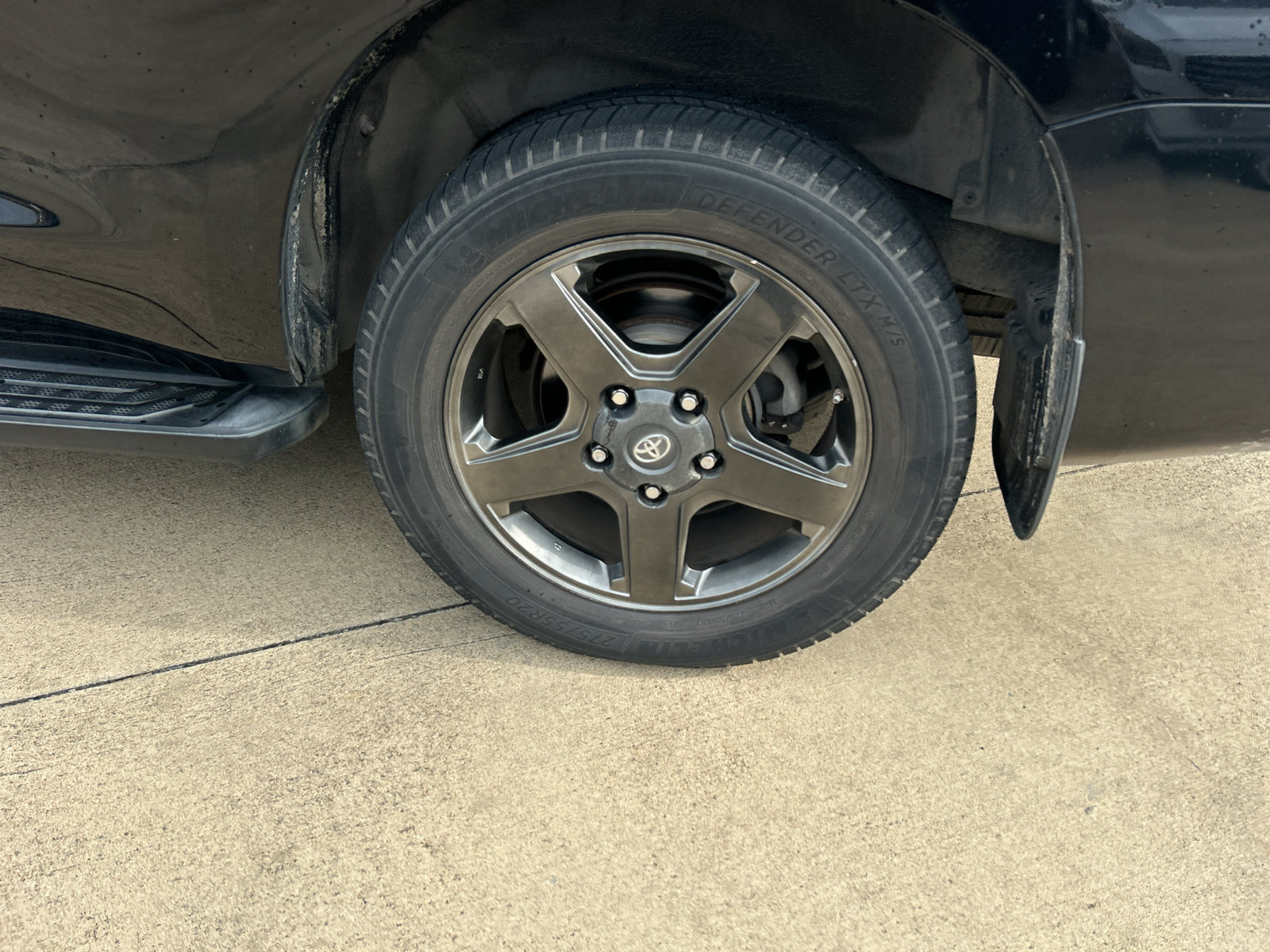 Used 2014 Toyota Sequoia SR5 w/ Sport Appearance Package RWD image 15