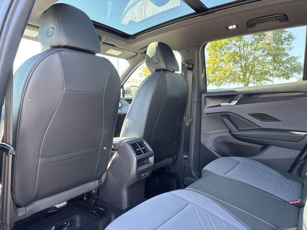New 2026 Volkswagen Tiguan SE R-Line image 13
