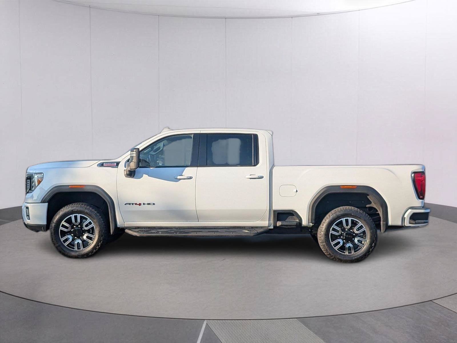 Used 2020 GMC Sierra 2500 AT4 w/ AT4 Premium Package AWD/4WD image 2