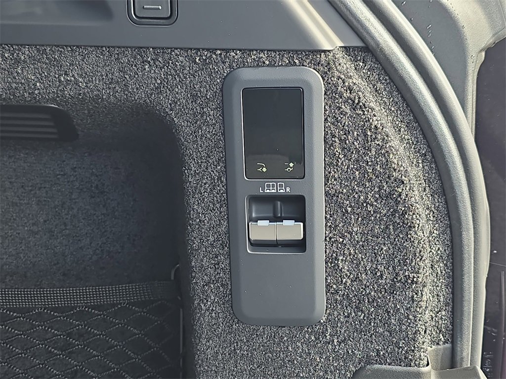 New 2026 Land Rover Range Rover SE image 14