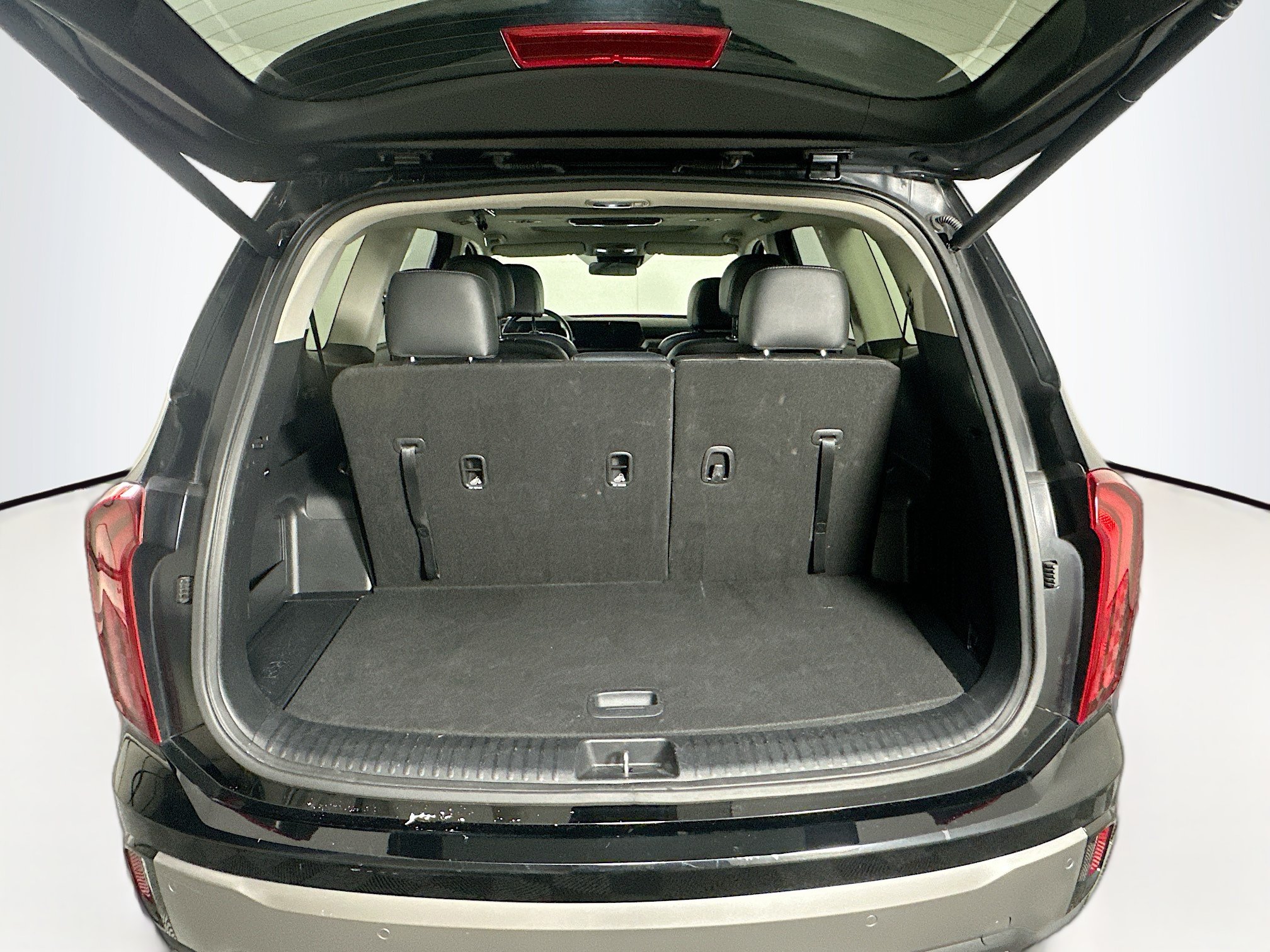 Used 2025 Kia Telluride S FWD image 29