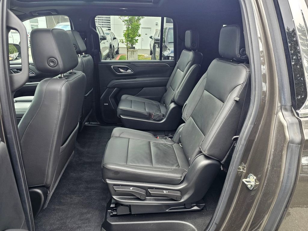 Used 2021 Chevrolet Suburban LT w/ LT Signature Package AWD/4WD image 17