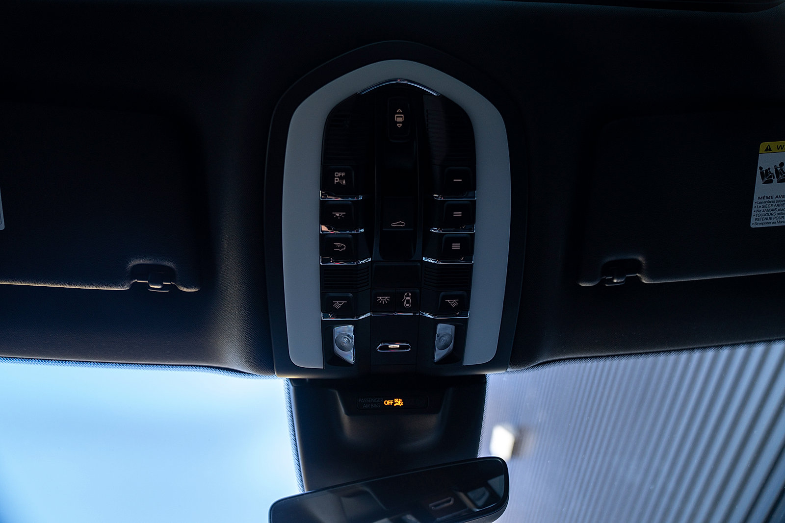 Certified 2025 Porsche Macan image 10