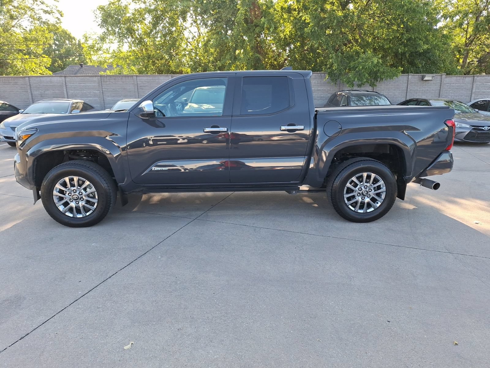 Used 2024 Toyota Tacoma Limited w/ Limited Package (LT) AWD/4WD image 3