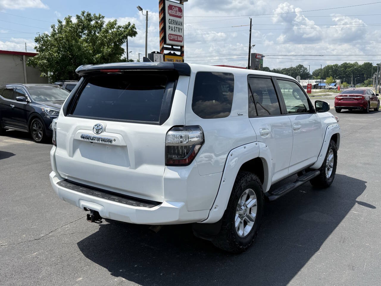 Used 2017 Toyota 4Runner SR5 AWD/4WD image 5