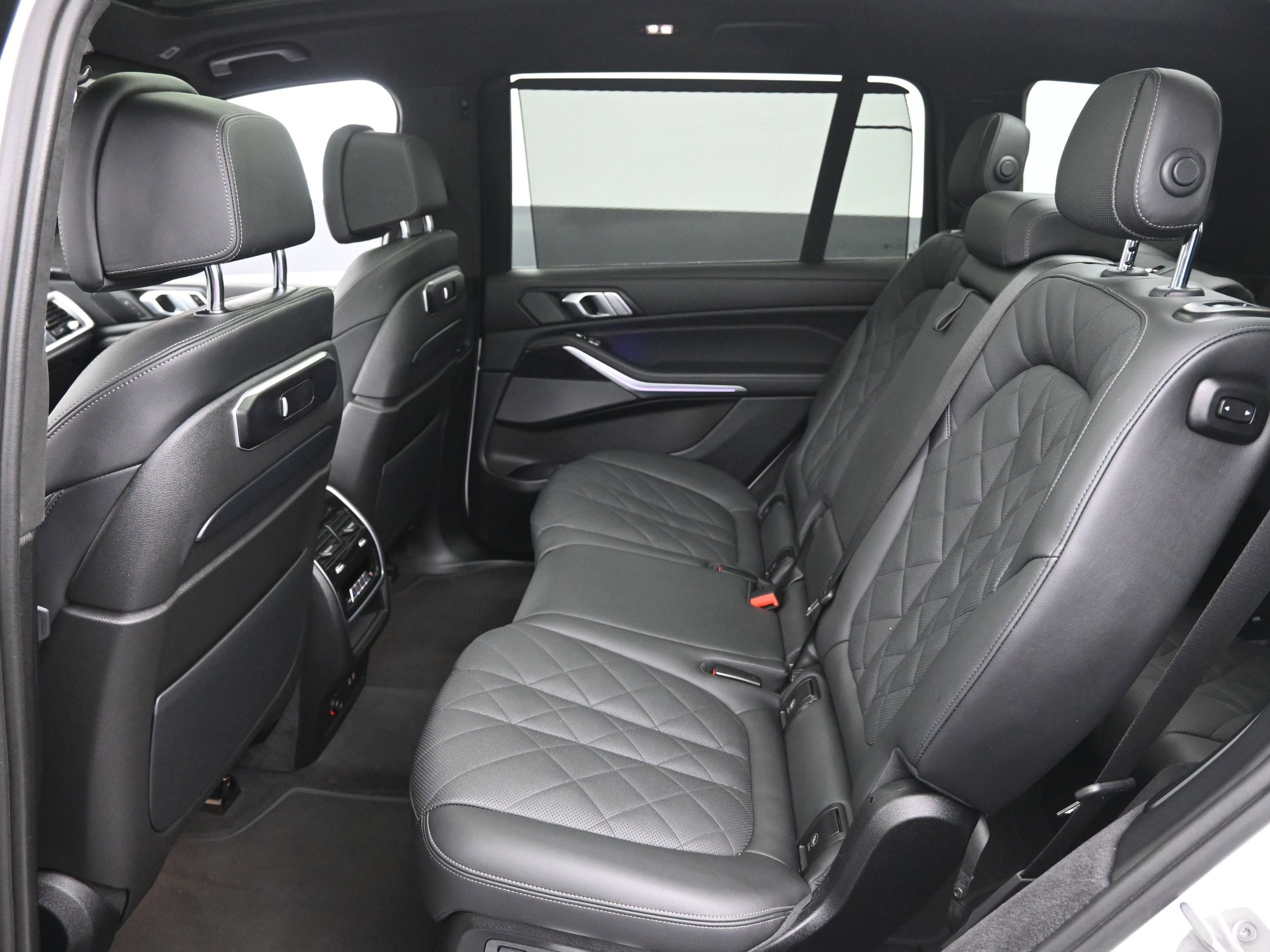 Used 2024 BMW X7 xDrive40i w/ M Sport Package image 13