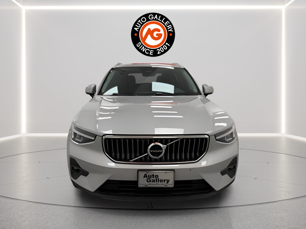 Used 2023 Volvo XC40 B5 Plus AWD/4WD image 8