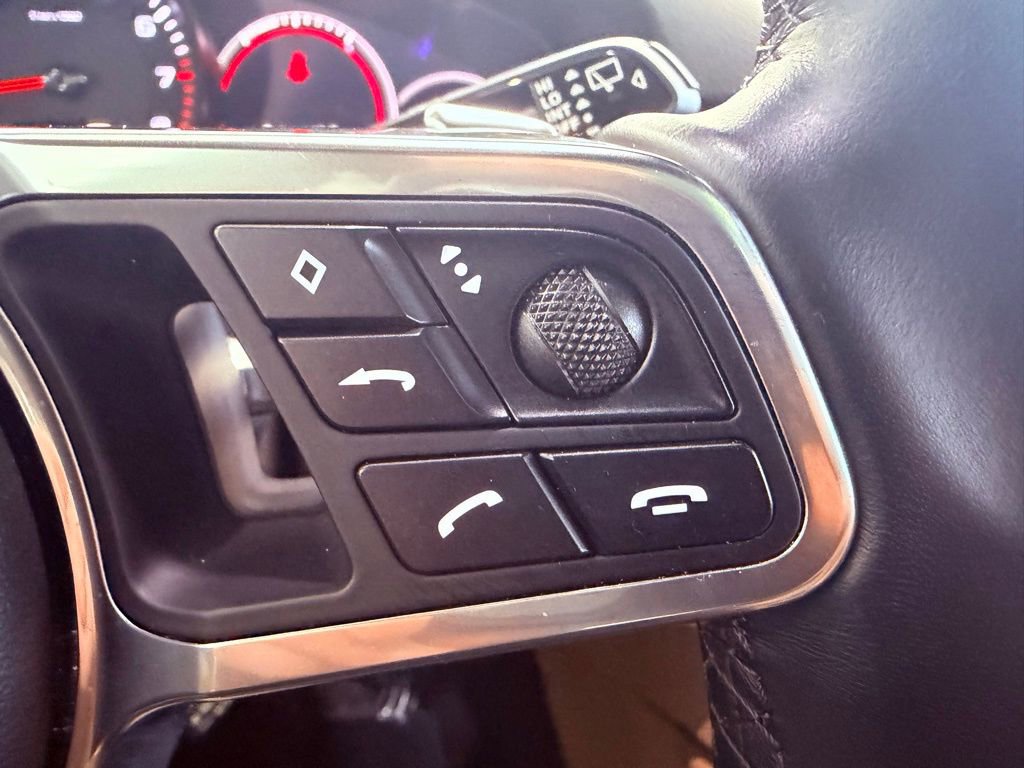 Used 2020 Porsche Cayenne image 24