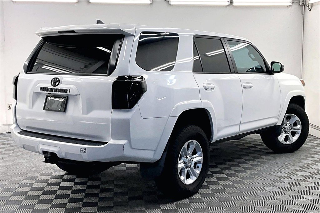 Used 2022 Toyota 4Runner SR5 Premium image 13