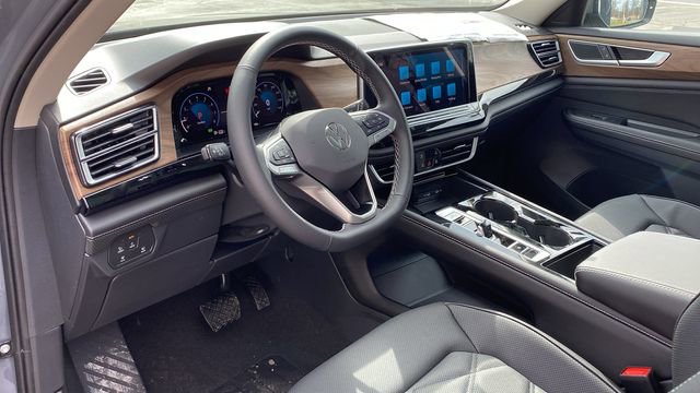 New 2026 Volkswagen Atlas SE image 11