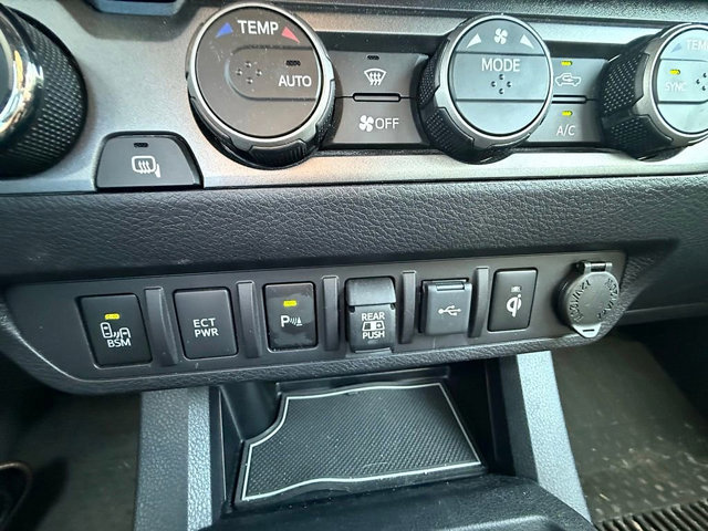 Used 2022 Toyota Tacoma TRD Sport w/ Technology Package AWD/4WD image 33