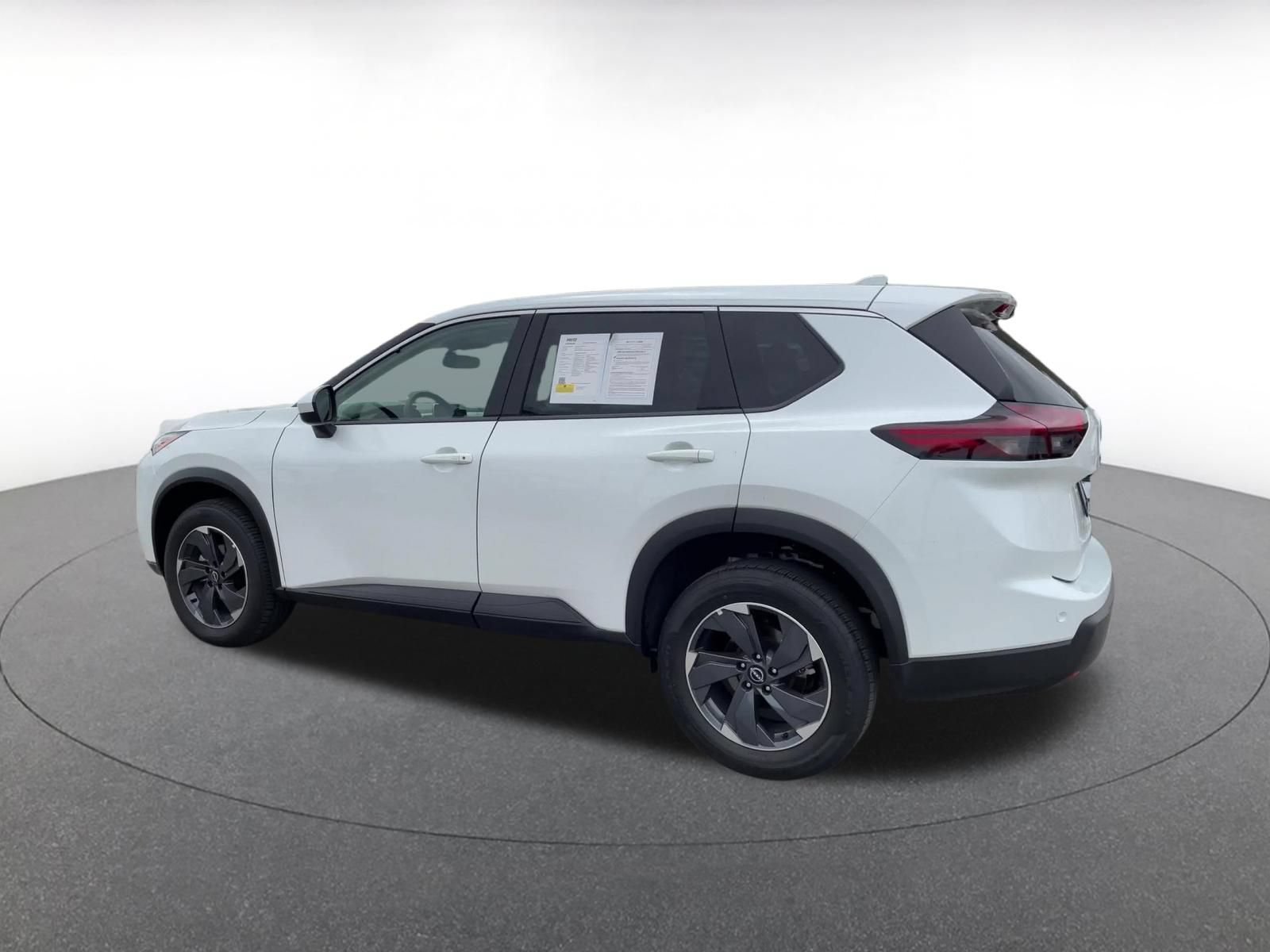 Used 2025 Nissan Rogue SV FWD image 10