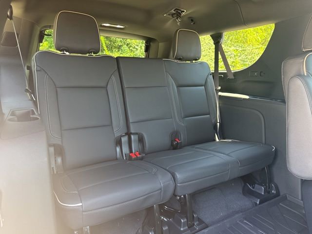 New 2025 Chevrolet Suburban Premier image 12