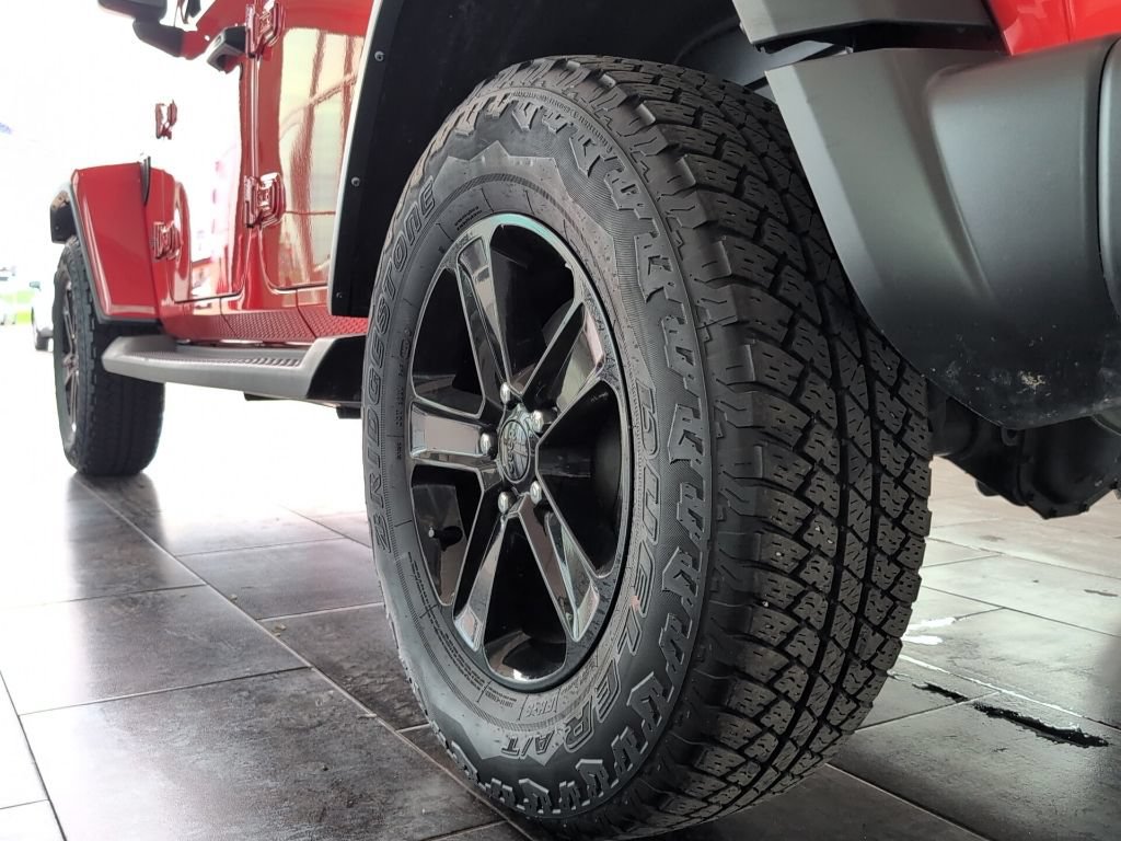 Used 2023 Jeep Wrangler Unlimited Sahara AWD/4WD image 11