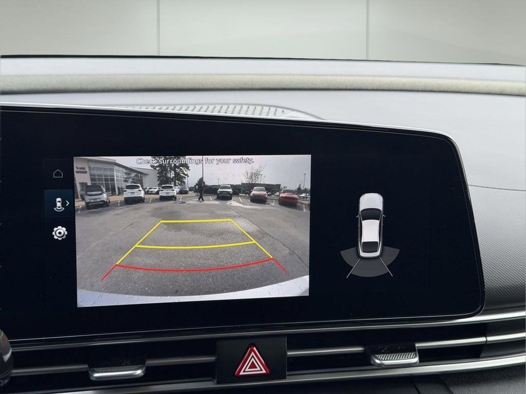 Used 2023 Hyundai Elantra Limited FWD image 4