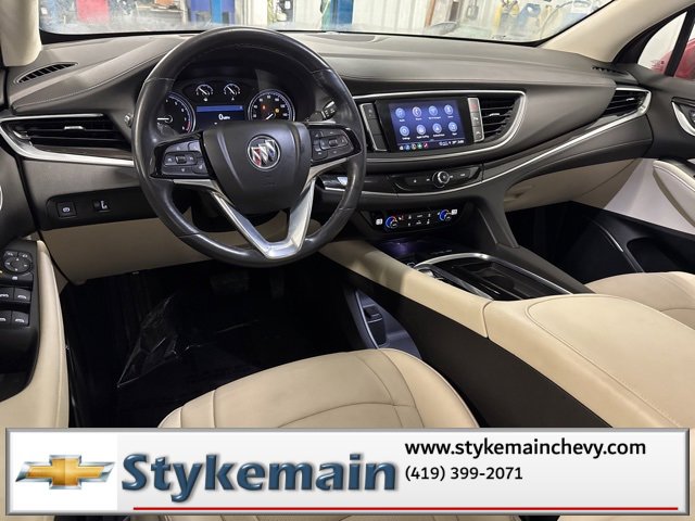 Used 2023 Buick Enclave Essence image 5