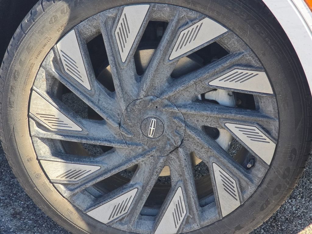 Used 2024 Lincoln Nautilus Reserve w/ Equipment Group 203A image 9