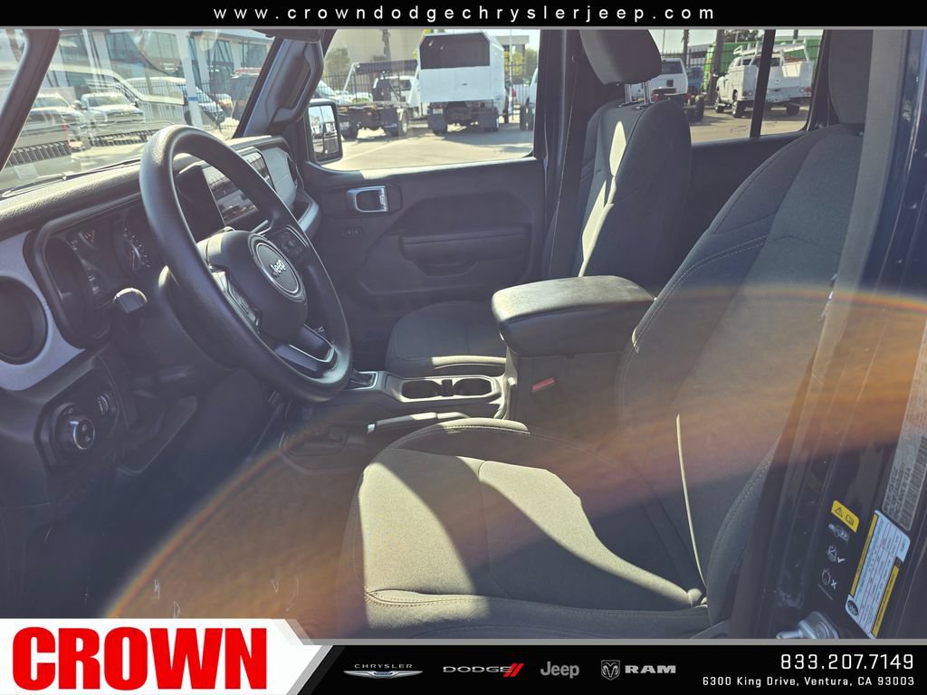 Used 2025 Jeep Gladiator Sport AWD/4WD image 18