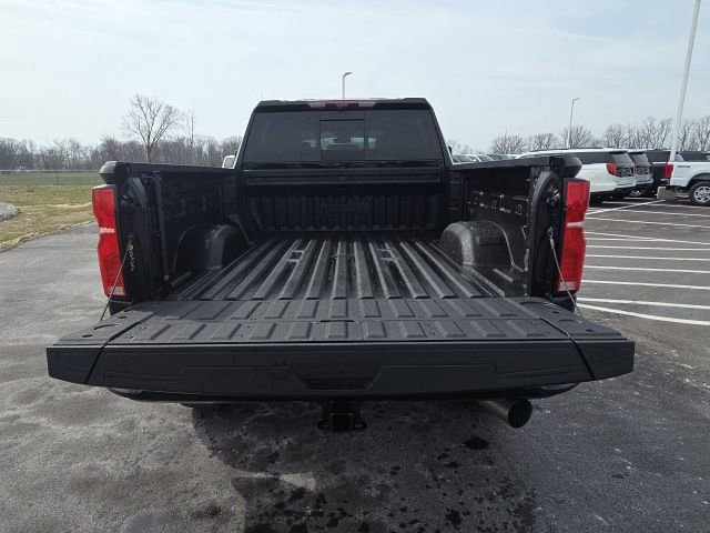 Used 2024 Chevrolet Silverado 3500 High Country w/ High Country Premium Package AWD/4WD image 11