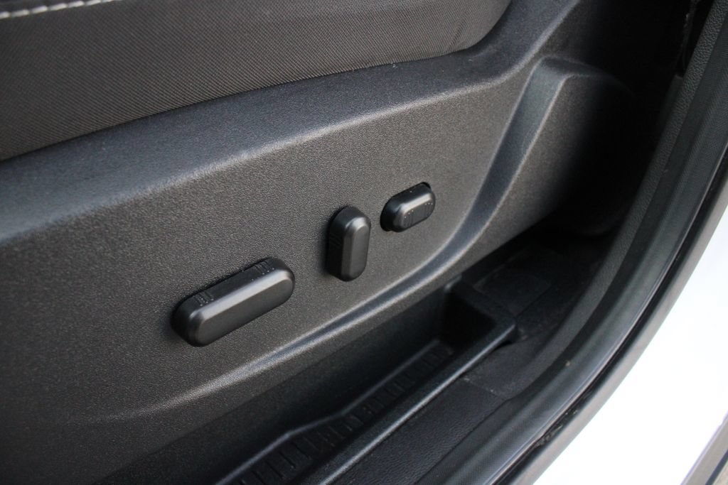 Used 2018 Ford Escape SE FWD image 3