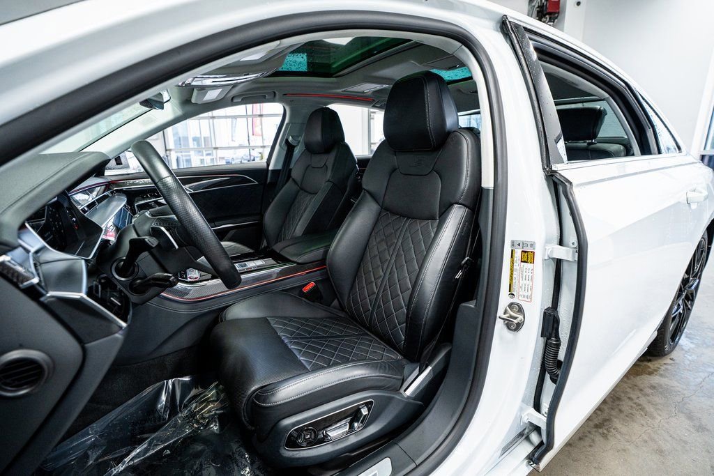 Used 2023 Audi S8 image 36