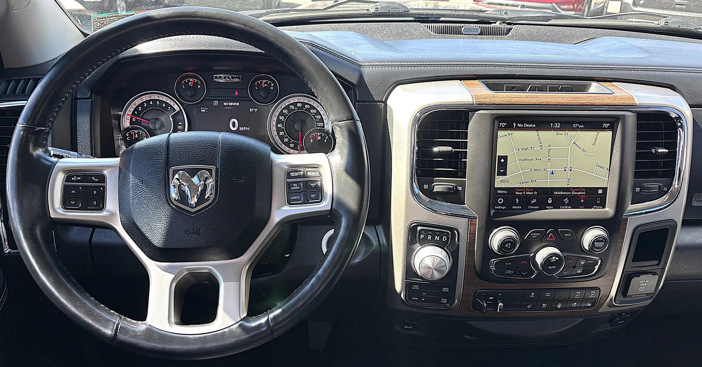 Used 2018 RAM 1500 Laramie w/ Convenience Group image 10