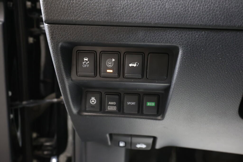 Used 2017 Nissan Rogue SL image 33