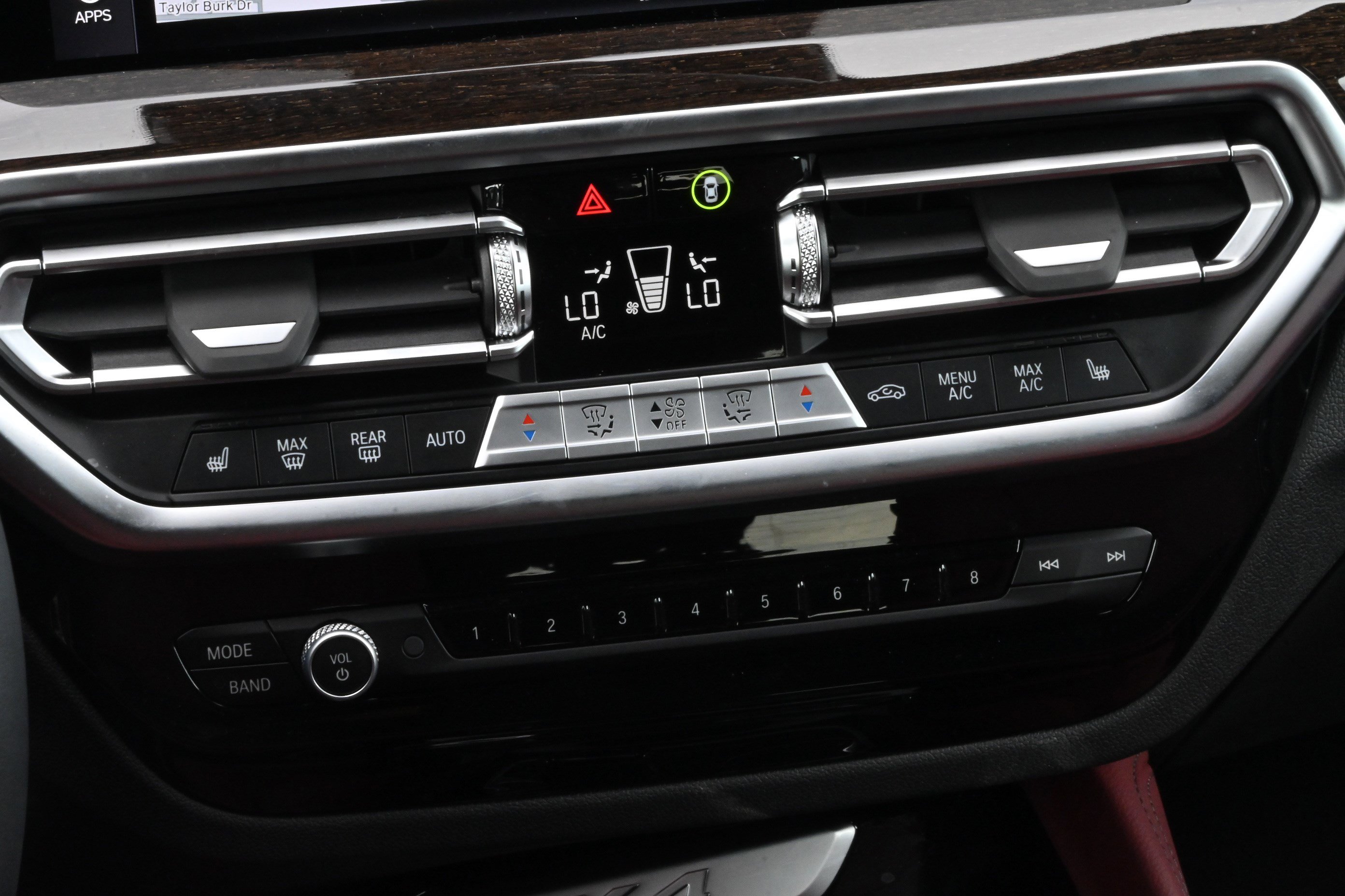 Certified 2025 BMW X4 xDrive30i w/ Premium Package image 21